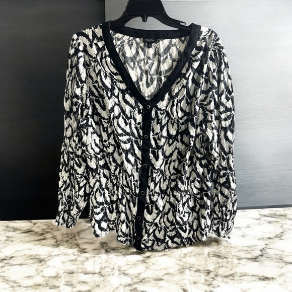 Talbots Smocked Feather Print Top Plus 2XLBlack And White Button Up - Picture 1 of 7